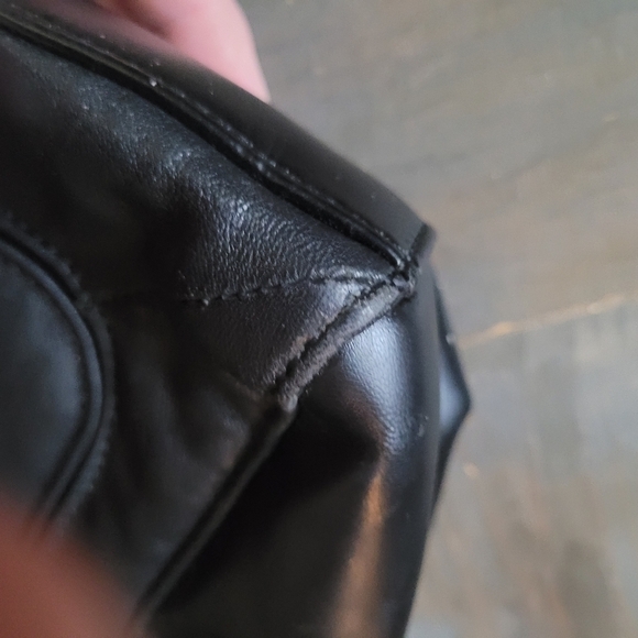 Wilsons Black Leather Hand Bag - Picture 7 of 8